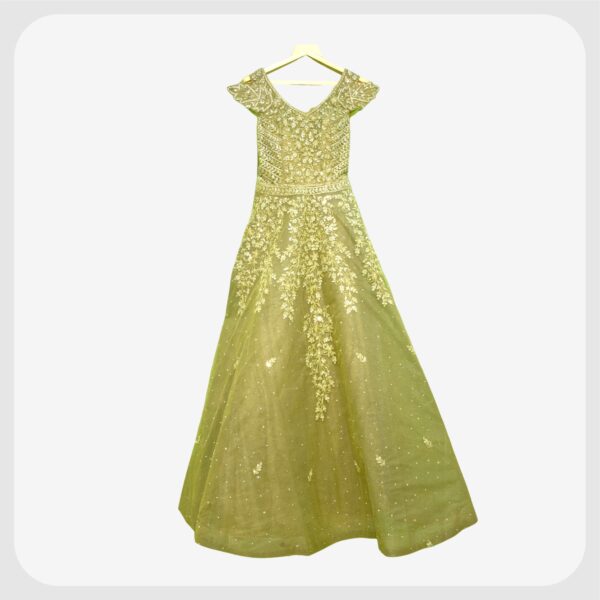 Gown122