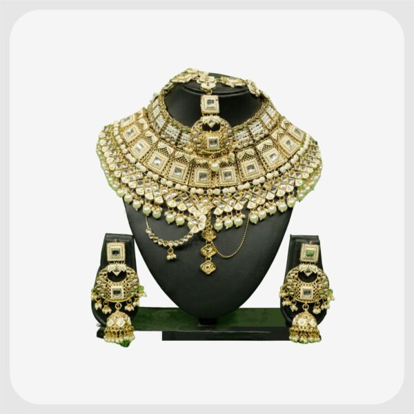 Jewellery J25